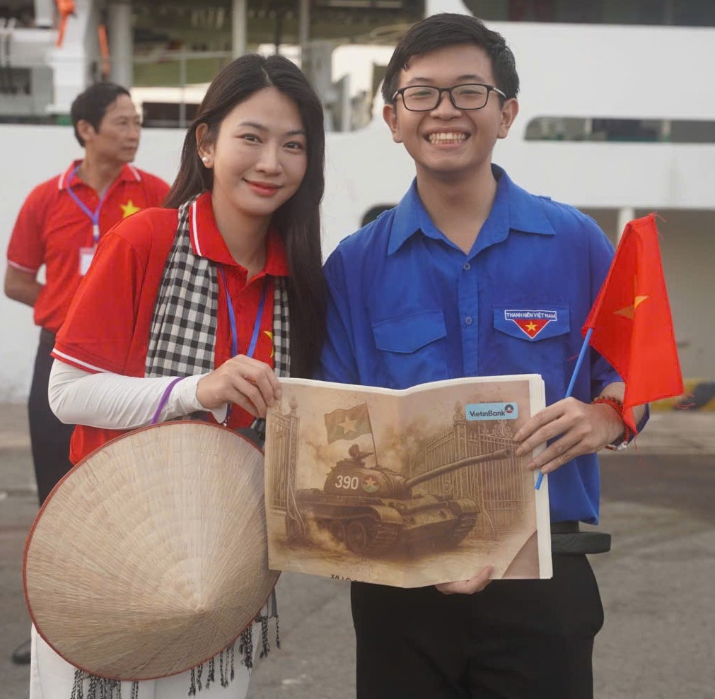 Những món quà đặc biệt sẽ được đoàn gửi tới các chiến sĩ làm nhiệm vụ trên huyện đảo Trường Sa. Những món quà đặc biệt sẽ được đoàn gửi tới các chiến sĩ làm nhiệm vụ trên huyện đảo Trường Sa.