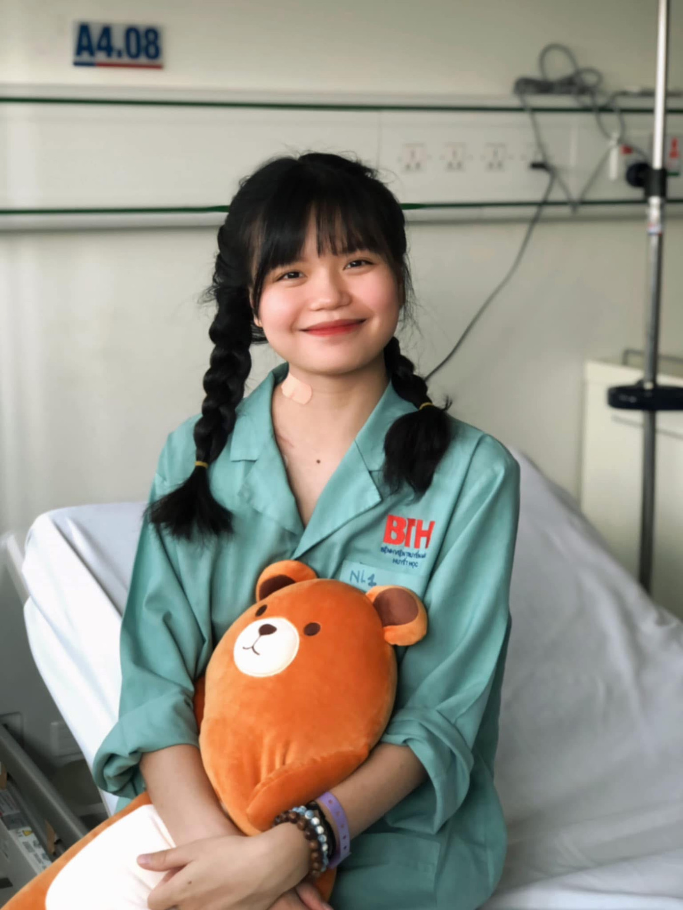 Thời gian đầu khi chữa trị bệnh của Phương Thảo. (Ảnh: Hiểu Nhi)