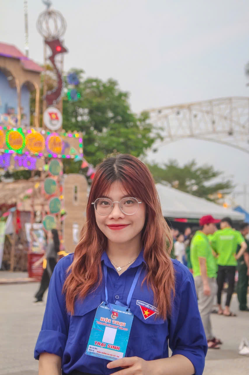 Ngọc Hân tích cực trong các hoạt động phong trào. Ngọc Hân tích cực trong các hoạt động phong trào.