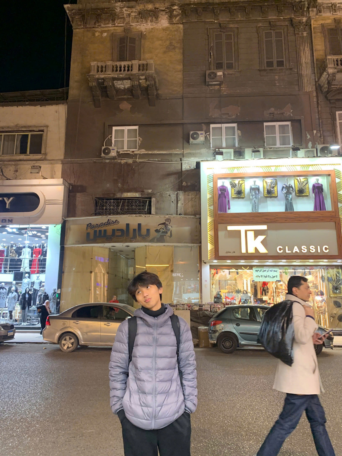 Huy Quang chụp ảnh tại đường phố Ai Cập. Huy Quang chụp ảnh tại đường phố Ai Cập.