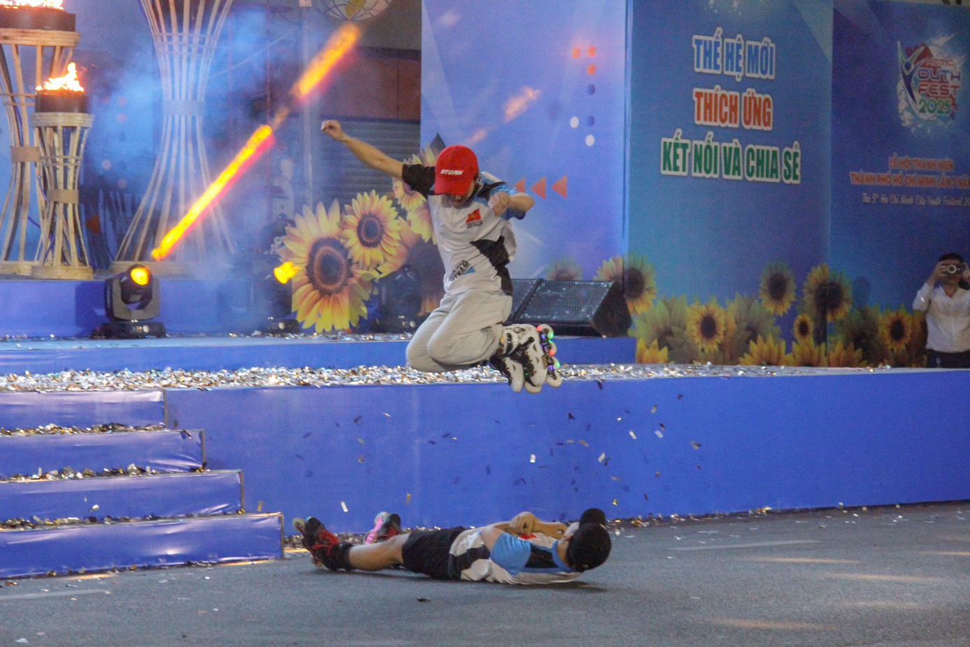 Tiết mục Trượt Patin thuộc chuỗi các tiết mục nghệ thuật đường phố. Ảnh: Hoàng Anh