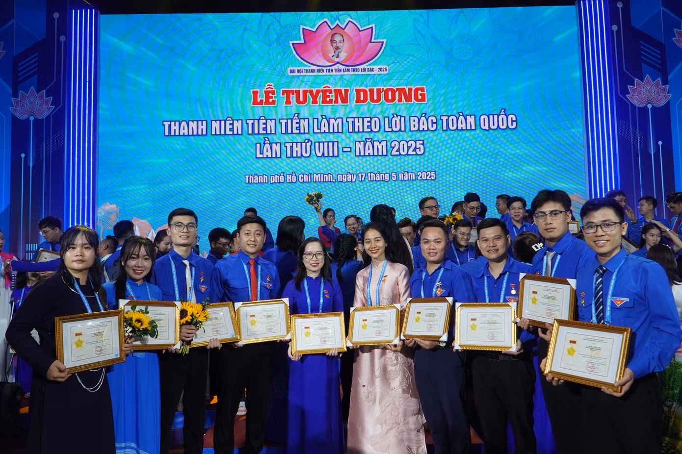 Đoàn đại biểu tỉnh Thái Nguyên và tỉnh Bắc Kạn dự Đại hội.