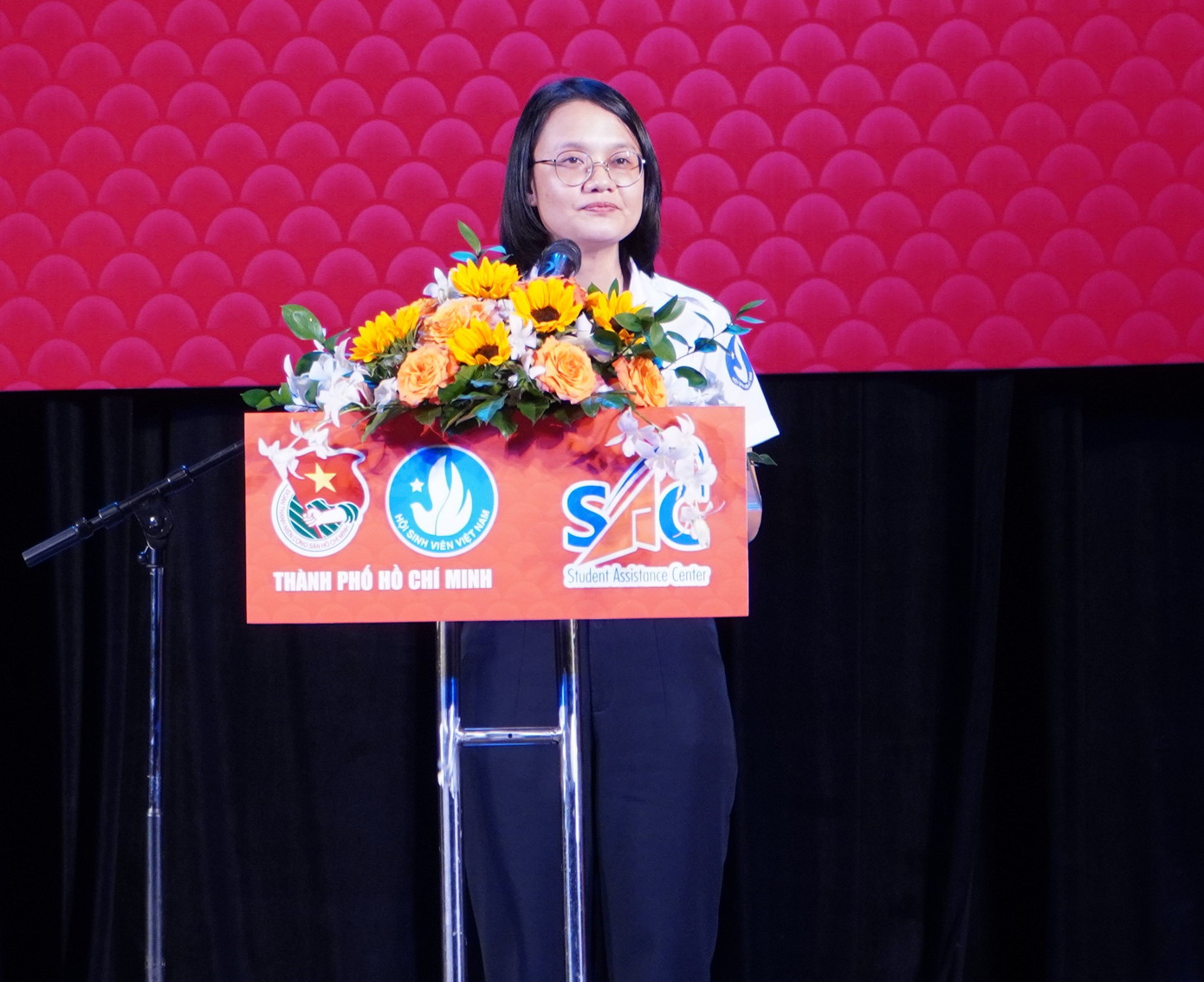 Chị Trần Thu Hà phát biểu tại chương trình.