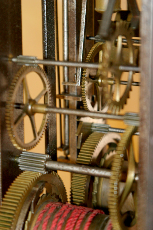 Từ những chiếc bánh răng vận hành