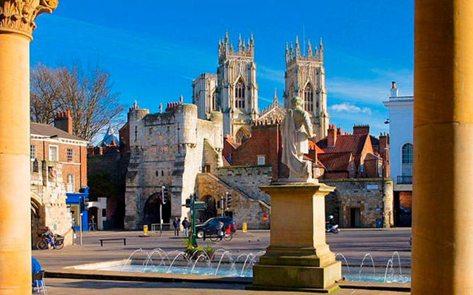 ĐH York: 94% SV tìm được việc làm hoặc học cao hơn sau khi tốt nghiệp. Đây là ngôi trường thuộc nhóm Russell gồm các trường ĐH dẫn đầu về nghiên cứu