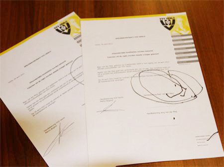 Chữ ký ngoạch ngoặc của 