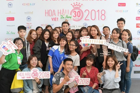 Sinh viên ĐH Sư phạm Đà Nẵng đã có một ngày tưng bừng cùng HHVN 2018 ảnh 15