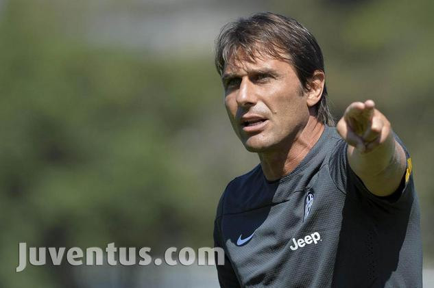 HLV Conte đang hướng tới chức vô địch thứ ba liên tiếp cùng Juve. Ảnh: Juventus HLV Conte đang hướng tới chức vô địch thứ ba liên tiếp cùng Juve