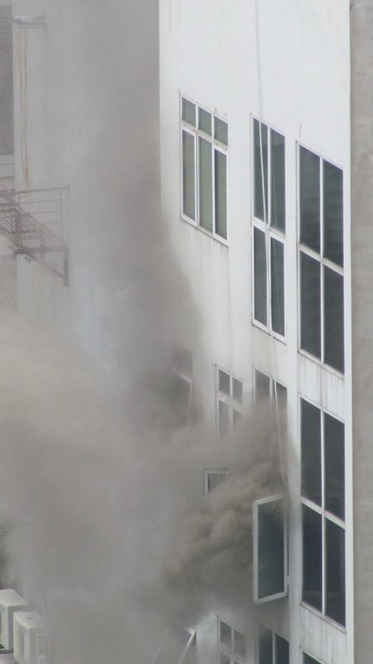 Cháy lớn tại quán karaoke 7 tầng, nhiều người hoảng loạn ảnh 5