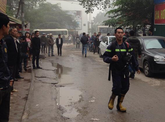 Cháy lớn tại quán karaoke 7 tầng, nhiều người hoảng loạn ảnh 2