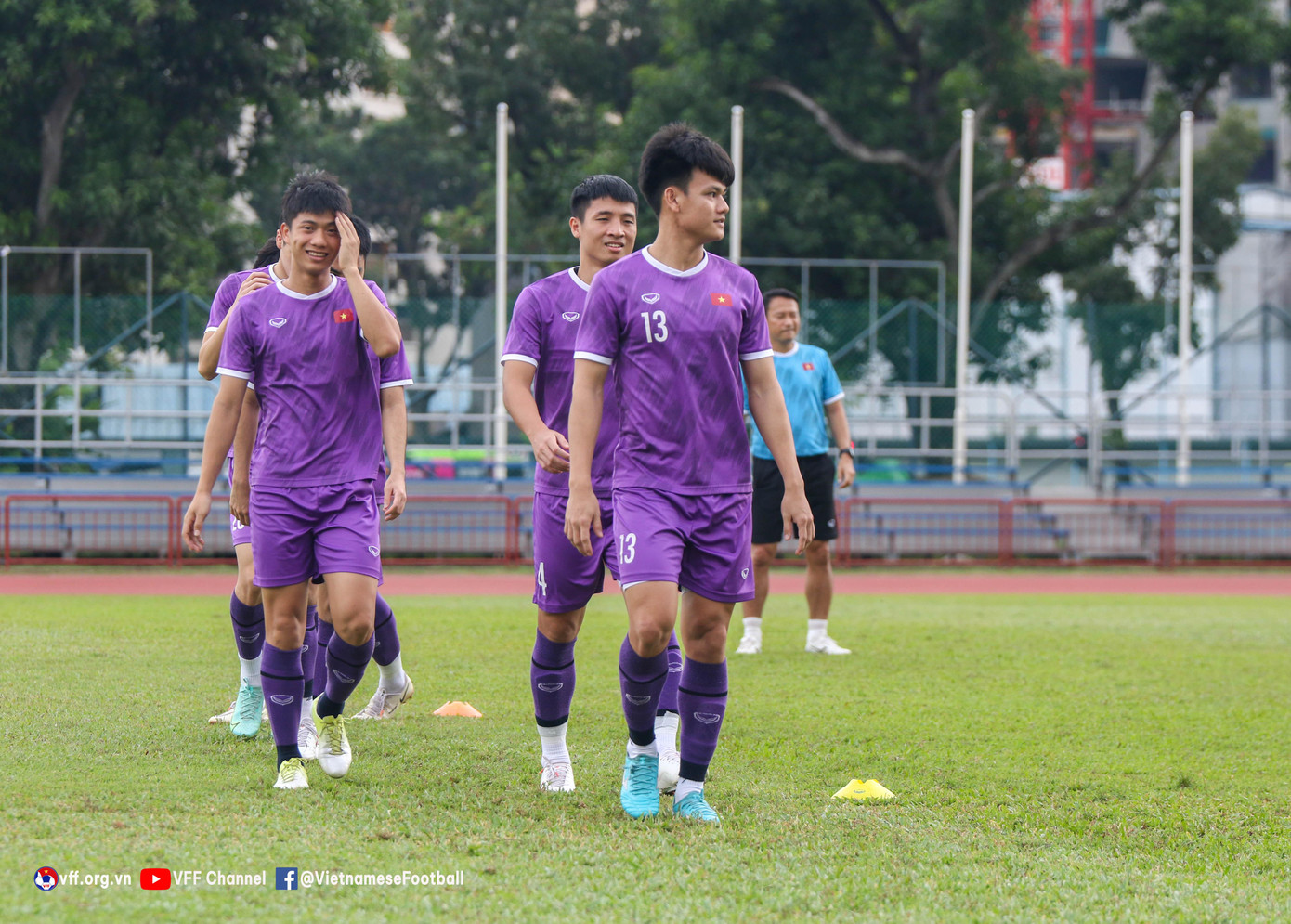 Tại buổi tập này, HLV Park Hang-seo chỉ cho các học trò vận động ở mức độ vừa phải, chủ yếu lắp ghép đội hình và tập đấu pháp cho trận đấu với Campuchia.