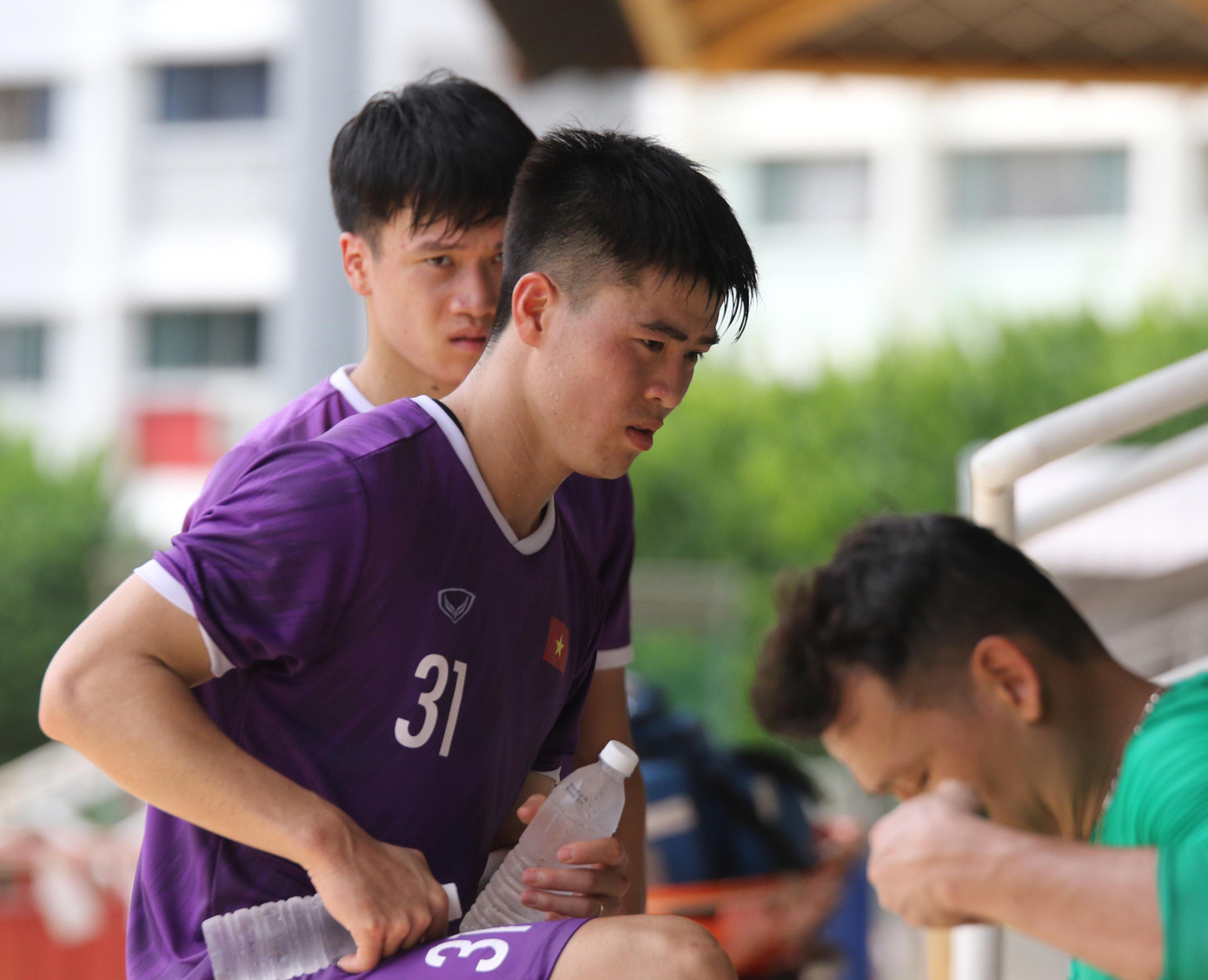 Các cầu thủ &quot;mướt mồ hôi&quot; sau buổi tập nặng của ĐT Việt Nam