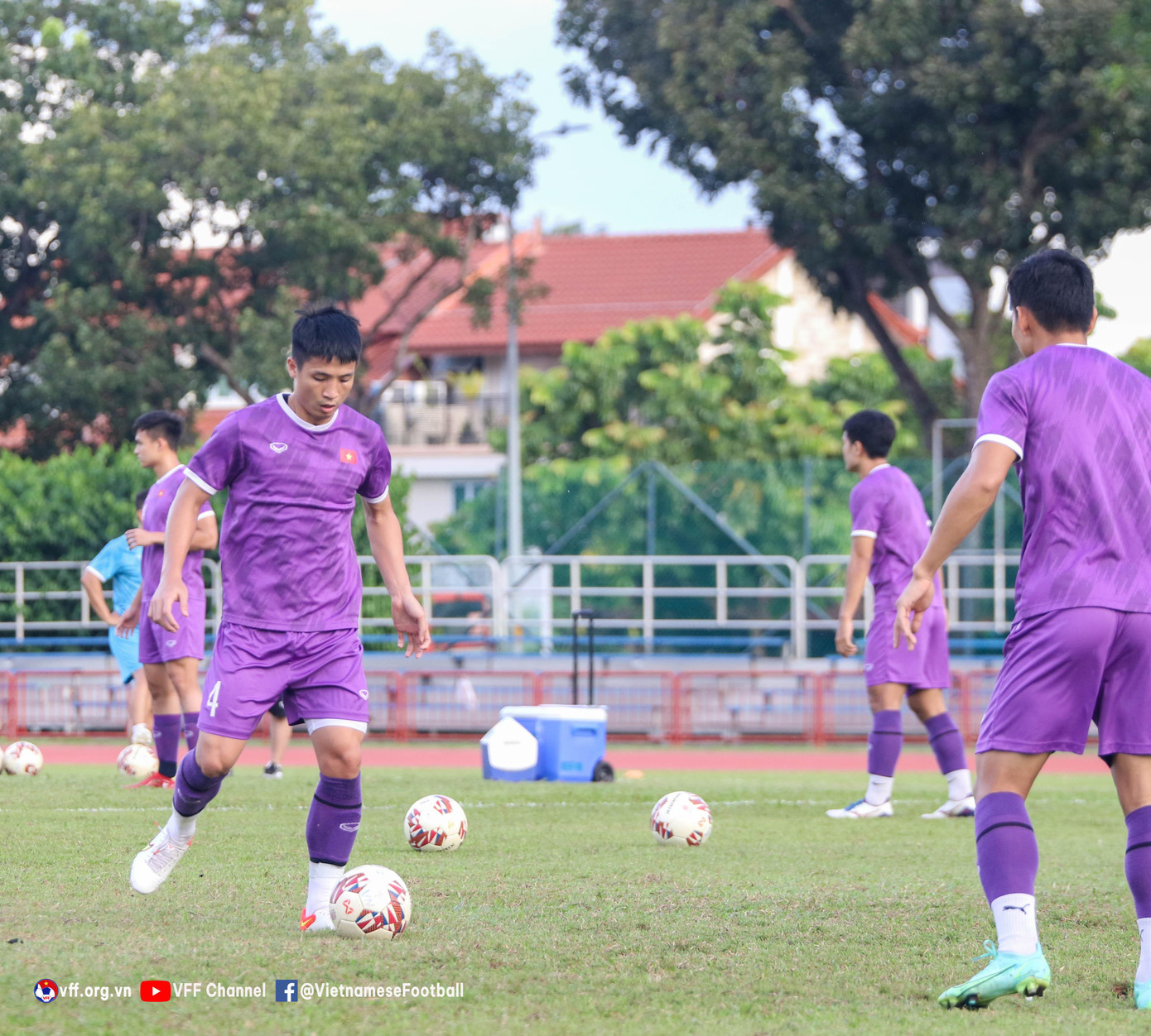 Sáng 17/12, toàn đội đã tổ chức phân tích đối thủ qua băng ghi hình trận đấu, từ đó xây dựng các phương án chiến thuật và nhân sự cho phù hợp.