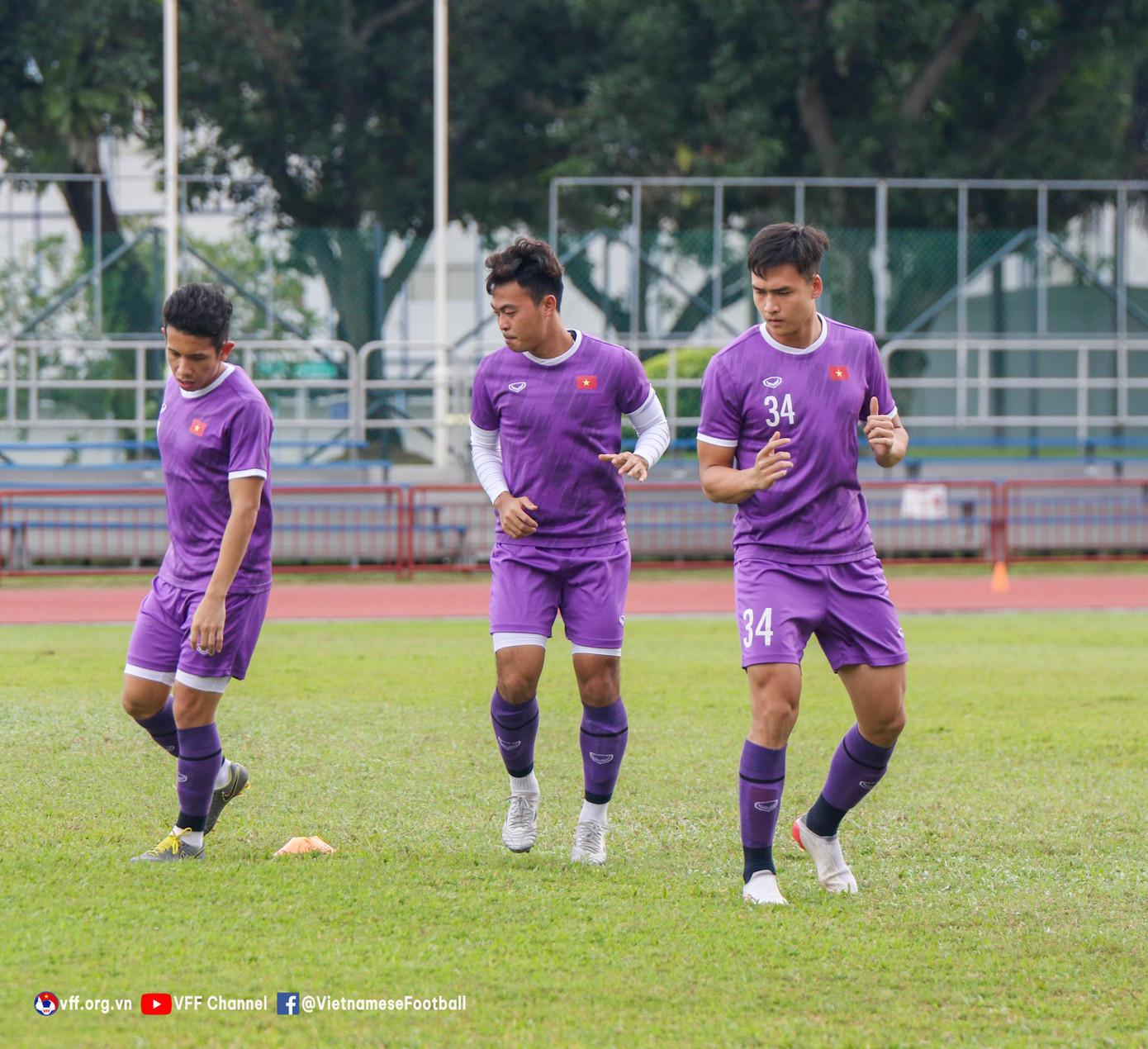 Chiều 18/12, ĐT Việt Nam có buổi tập cuối cùng trên sân Hougang để chuẩn bị cho trận đấu gặp Campuchia trong khuôn khổ lượt trận cuối bảng B AFF Cup 2020.