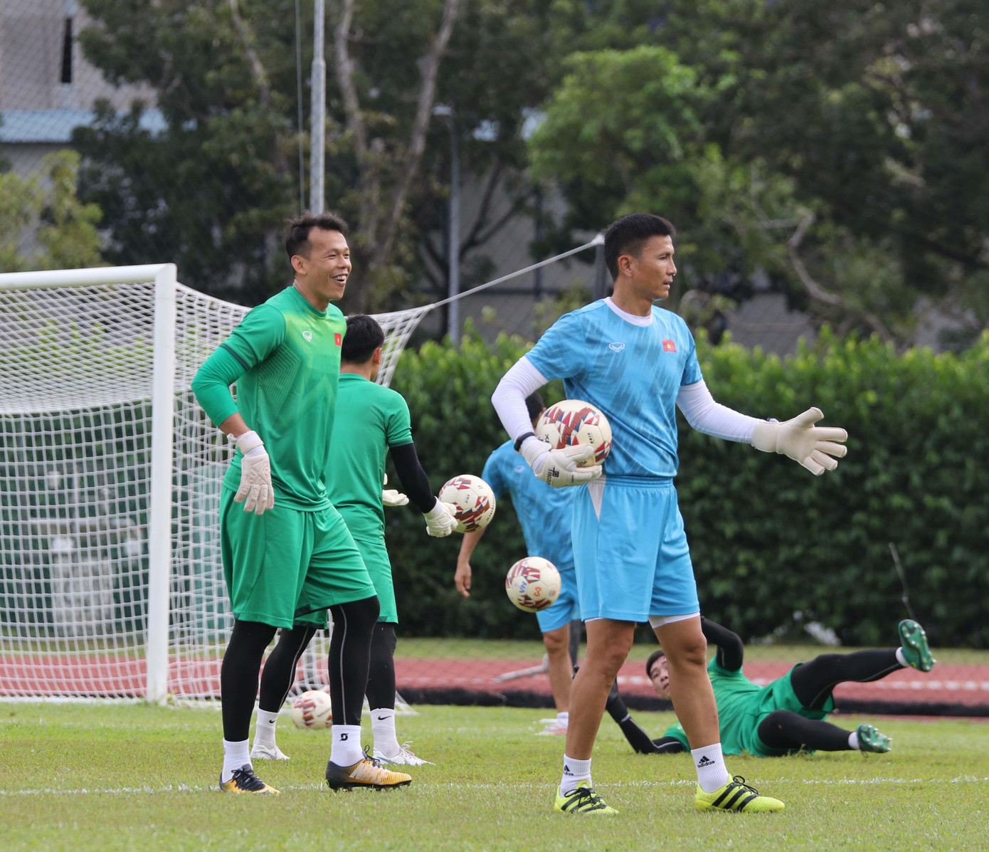 Trận đấu giữa đội tuyển Việt Nam và Lào diễn ra vào 19h30 tối 6/12 trên sân Bishan (Singapore).