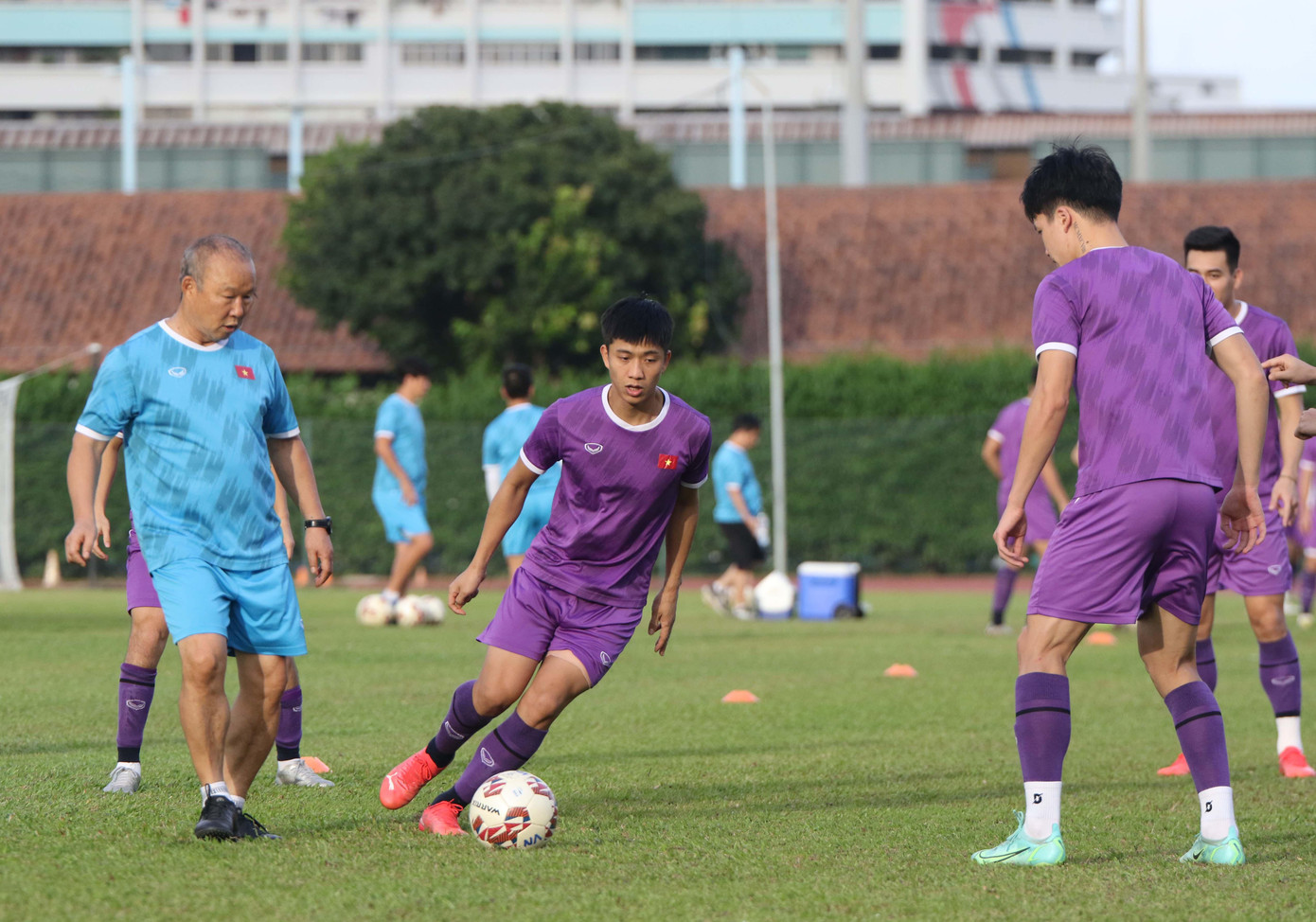 Các tuyển thủ tự tin nhưng không hề có sự chủ quan, lơi lỏng cũng như không tự gây áp lực cho chính mình. Tất cả đều đồng lòng hướng tới mục tiêu phía trước.