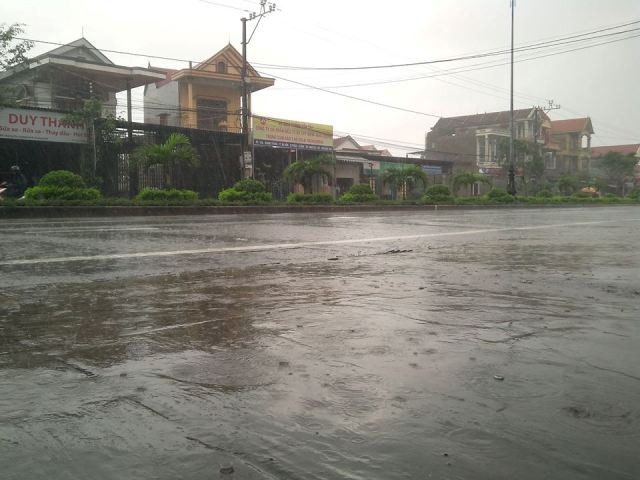 Đường Quốc lộ 1A địa phận huyện Quảng Trạch (Quảng Bình) sáng 11/10