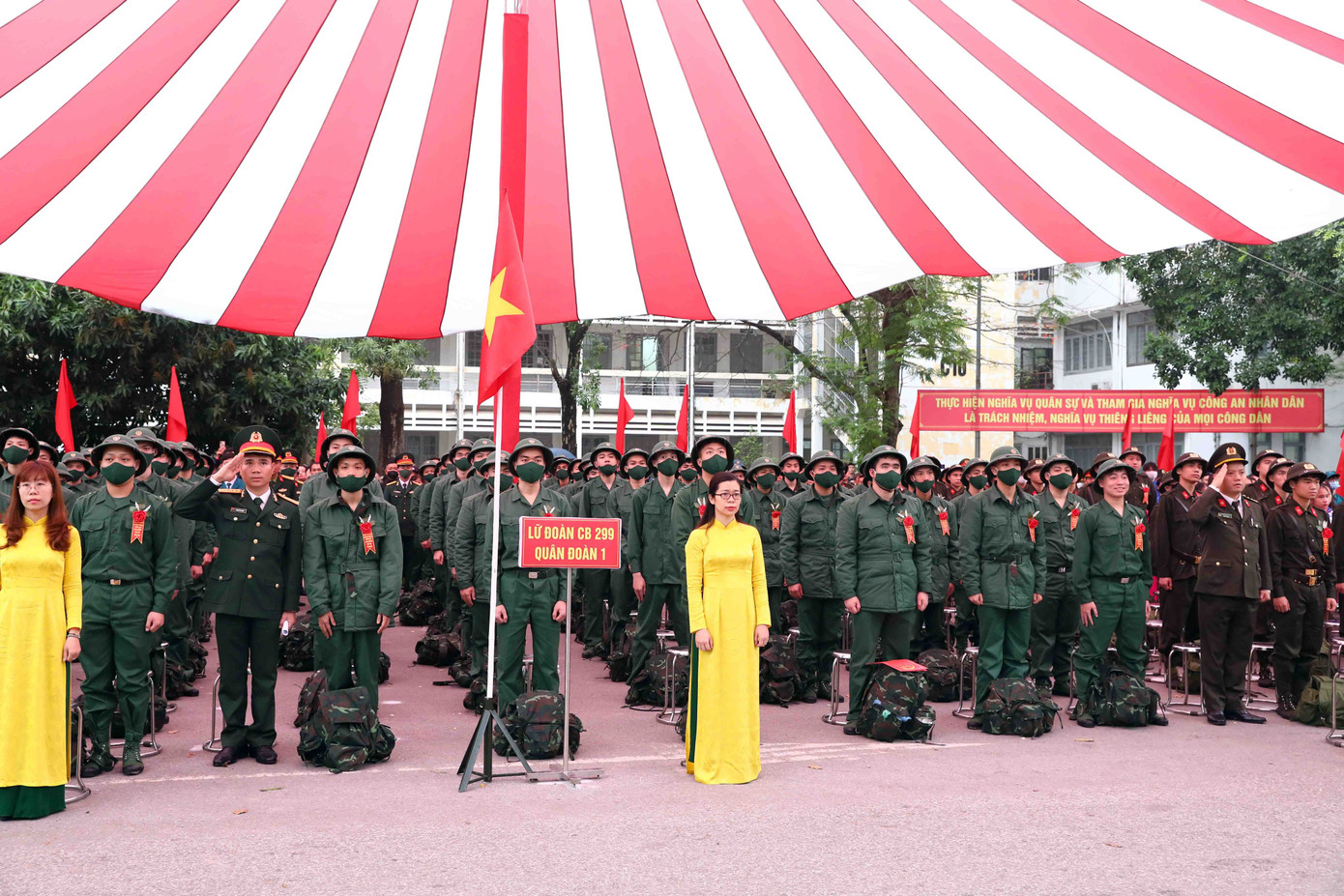 Trong số 820 thanh niên tham gia nghĩa vụ, trình độ đại học có 75 người (9,15%), cao đẳng 50 người (6,10%) và trung cấp 4 người (0,5%).