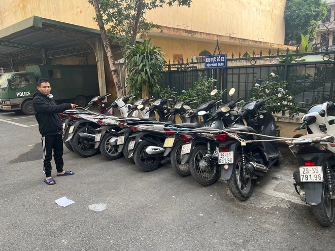 Đối tượng trong vụ án và tang vật thu giữ. Ảnh: T.A