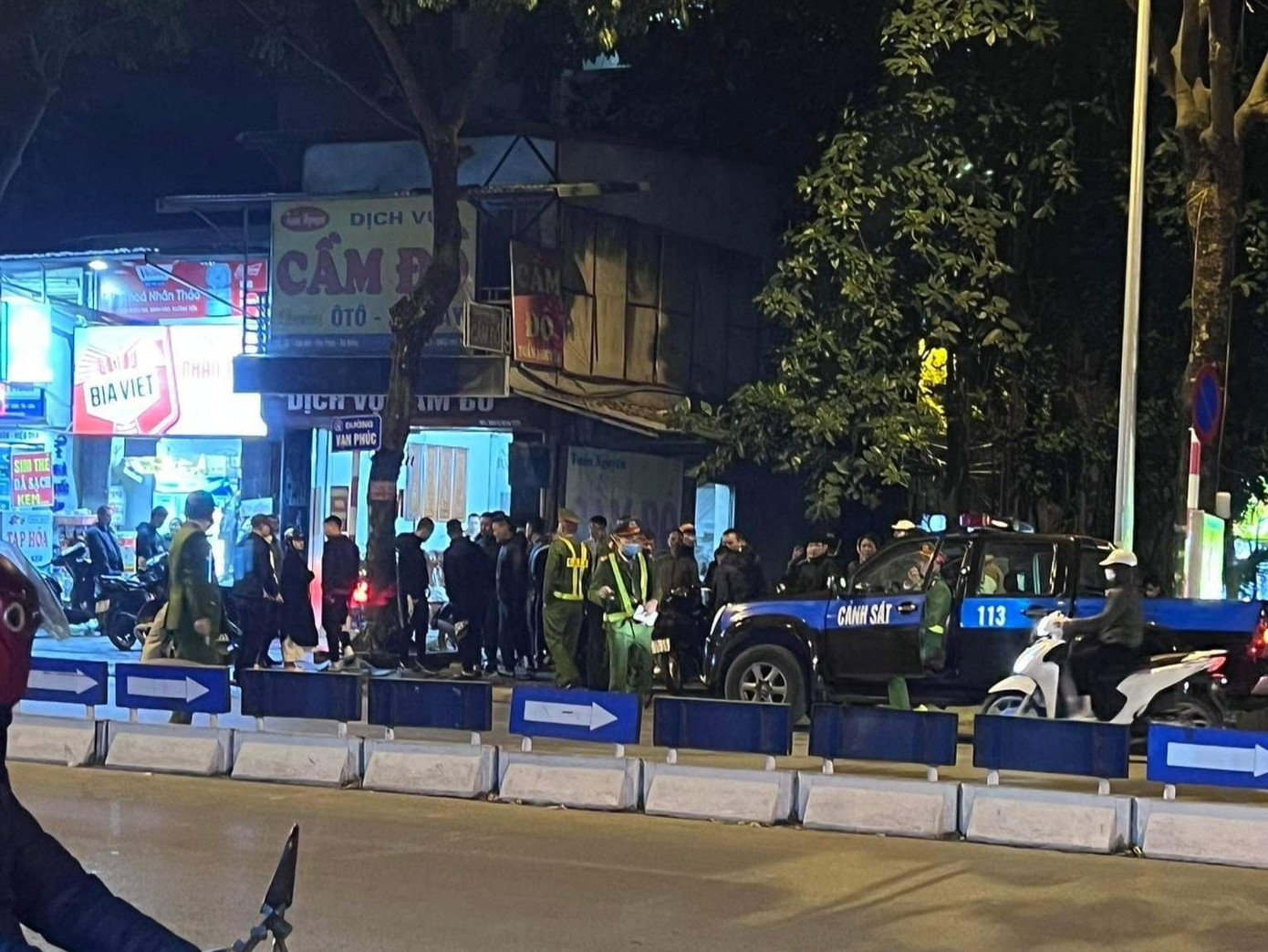 Lực lượng chức năng có mặt tại hiện trường.