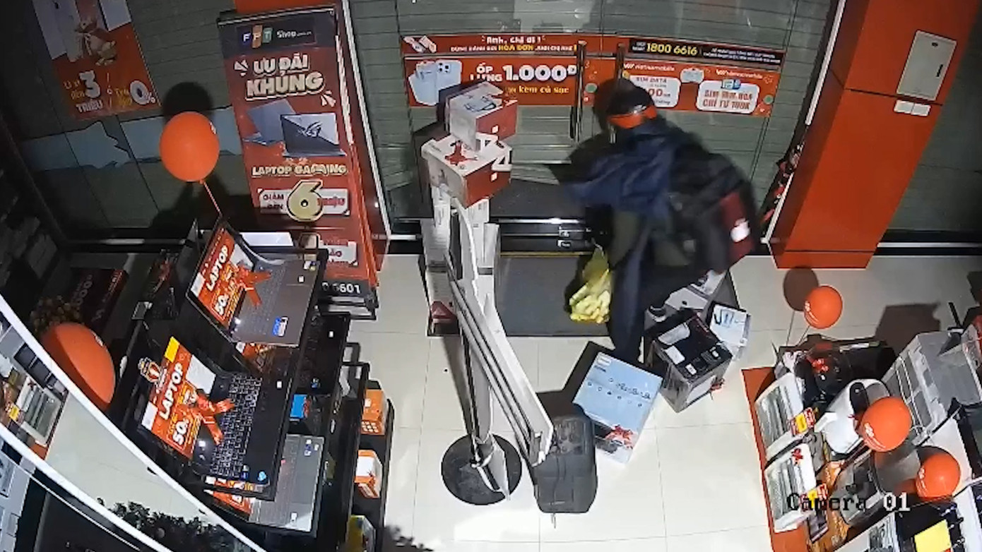 Đối tượng Vũ đột nhập trộm cắp tài sản. Đối tượng Vũ đột nhập trộm cắp tài sản.