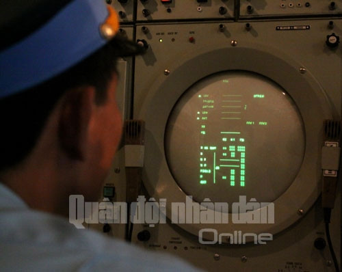 Sẵn sàng hạ lệnh phóng-Đây là một trong những nội dung được Đoàn TLPK 64 luyện tập thường xuyên để nâng cao khả năng SSCĐ, nhằm bảo vệ vững chắc vùng trời được phân công quản lý