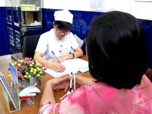 Tư vấn chấm dứt thai kỳ cho một phụ nữ tại Bệnh viện Phụ sản Từ Dũ. Tư vấn chấm dứt thai kỳ cho một phụ nữ tại Bệnh viện Phụ sản Từ Dũ