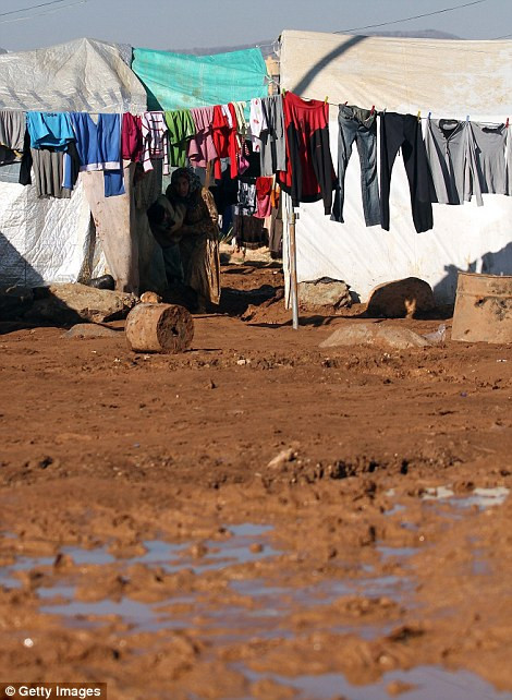 Cuộc sống trẻ em Syria bên túp lều tị nạn nhếch nhác ảnh 10