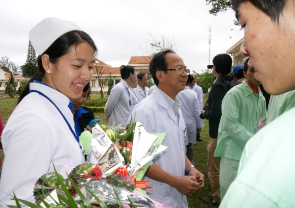 Niềm vui ngày xuất viện của các nạn nhân vụ sập hầm ảnh 7