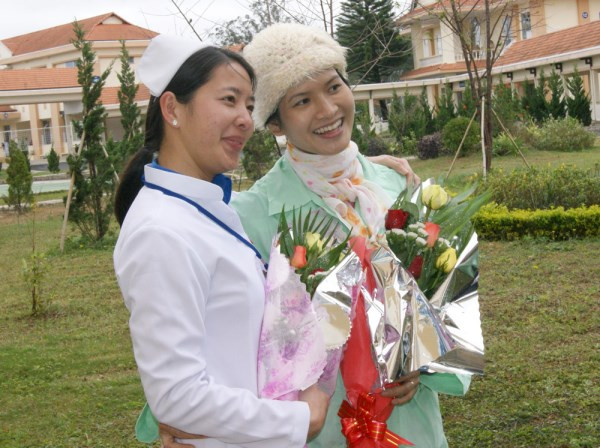 Niềm vui ngày xuất viện của các nạn nhân vụ sập hầm ảnh 8