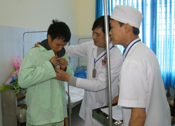 Niềm vui ngày xuất viện của các nạn nhân vụ sập hầm ảnh 4