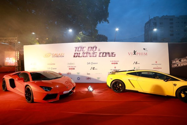 Diễm My 9X khoe đường cong “hút mắt” ra mắt phim ảnh 10