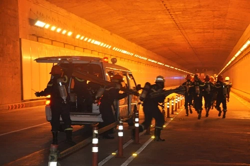 Công tác cứu hộ được các lực lượng gấp rút