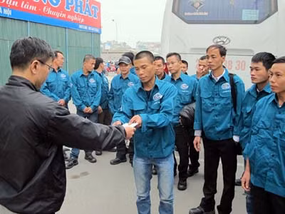 Kiểm tra giấy tờ trước khi lên đường