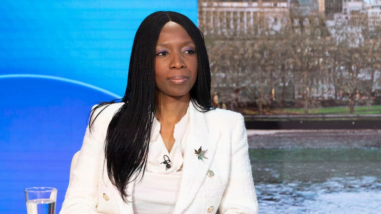 Sophie Chandauka cáo buộc Harry quấy rối và bắt nạt bằng thương hiệu Sussex &quot;độc hại&quot;. Ảnh: Sky News.