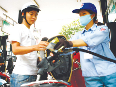 Giá xăng dầu luôn là mối quan tâm của người tiêu dùng