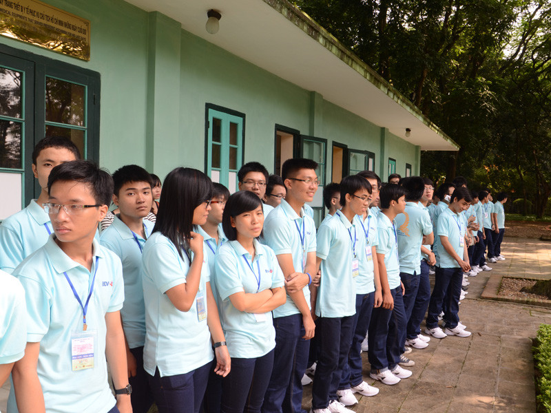 Lễ báo công dâng Bác tại Lăng Bác