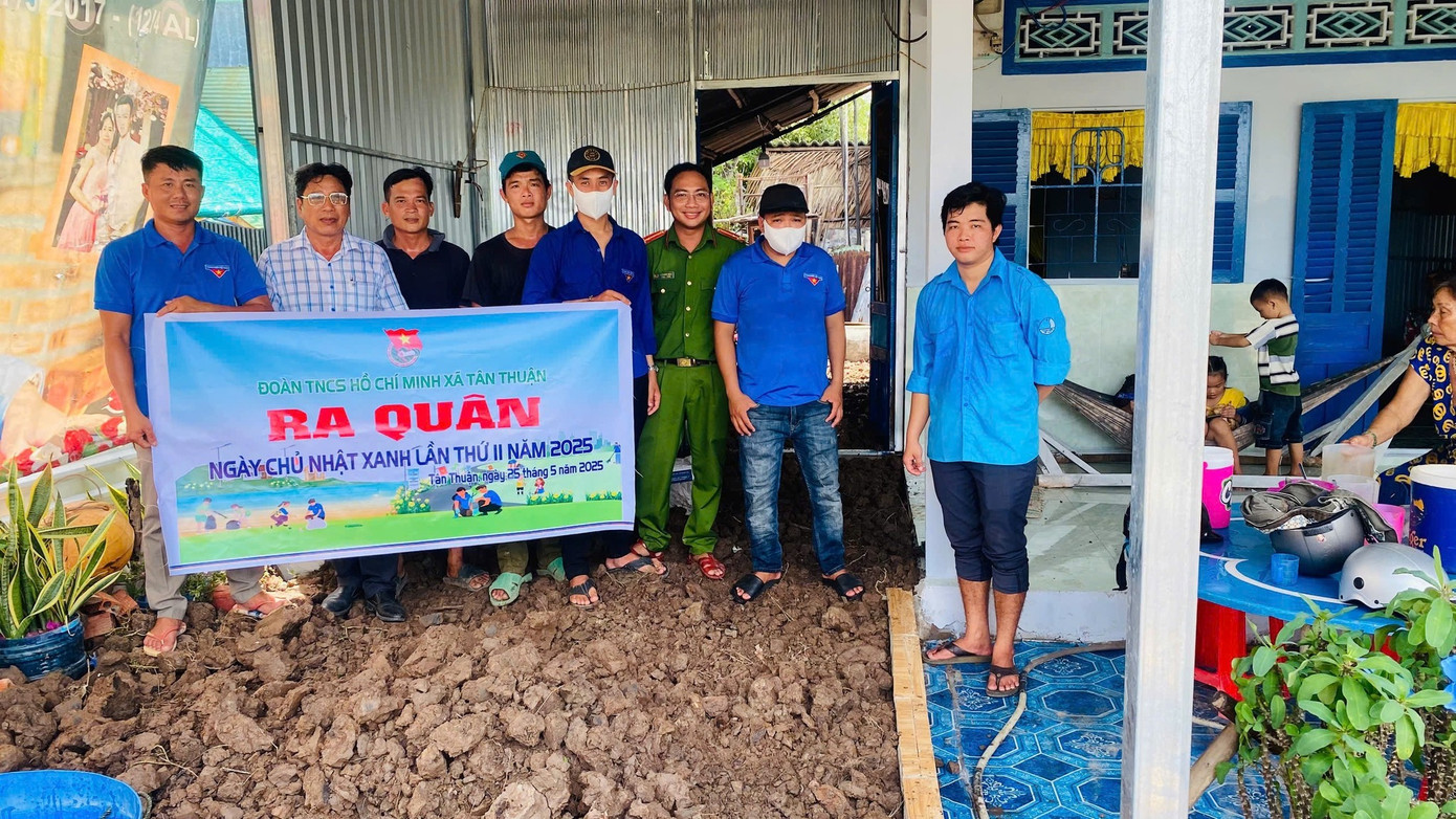 Các đội hình MT69 đã ra quân vệ sinh môi trường xoá các điểm đen rác thải, thu gom rác thải trên tuyến quốc lộ, vớt rác trên sông.