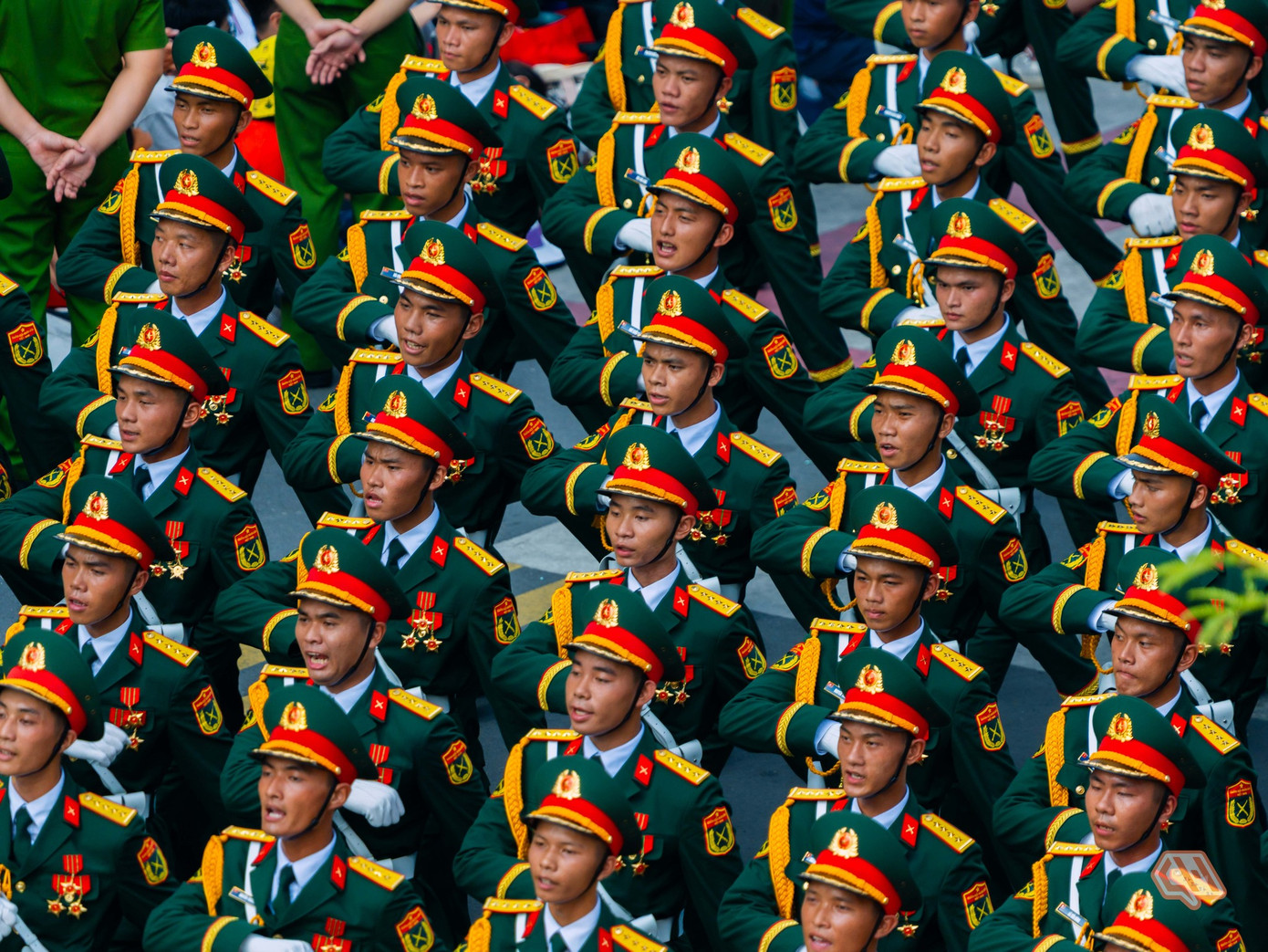 Những bước chân vang vọng hào khí của các khối diễu binh, diễu hành đã in đậm dấu ấn vào ký ức của mỗi người dân đất Việt. Ảnh: Bùi Quốc Hoàng.