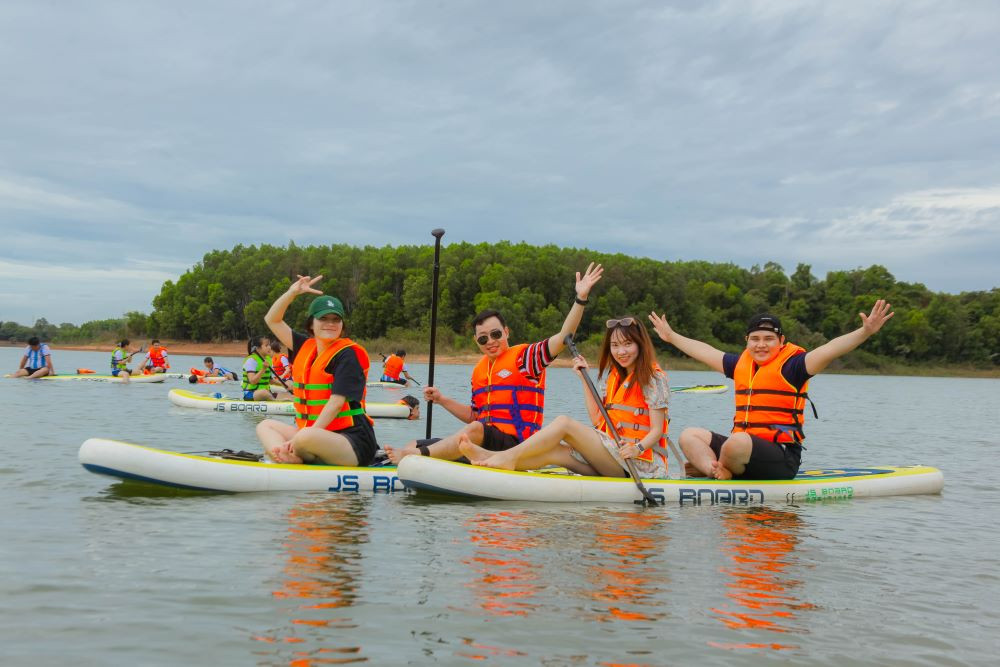 Bên cạnh cắm trại, hồ Trị An còn vô vàn hoạt động khác để bạn tạm gác lại âu lo. Ảnh: @nguyenhuynhthanhmy, fanpage Du lịch Đồng Nai.