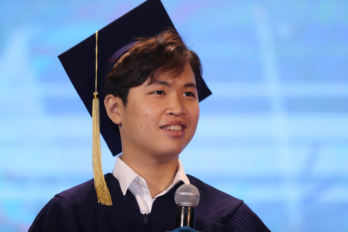 Mỗi tân thủ khoa, á khoa đều mang đến những câu chuyện khiến hội trường nể phục.