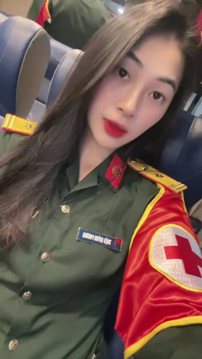 Mãi đến "A50", netizen mới biết hoá ra còn có những visual "đỉnh nóc, kịch trần" đến độ này! Ảnh: ô long hạt nhài, @tuyetnhinguyenle, @hgyewn, @thuthuydayy, @_phuongdangdilinh_, Bảo Châm đi A50, Phương Ly, @tlinh@.