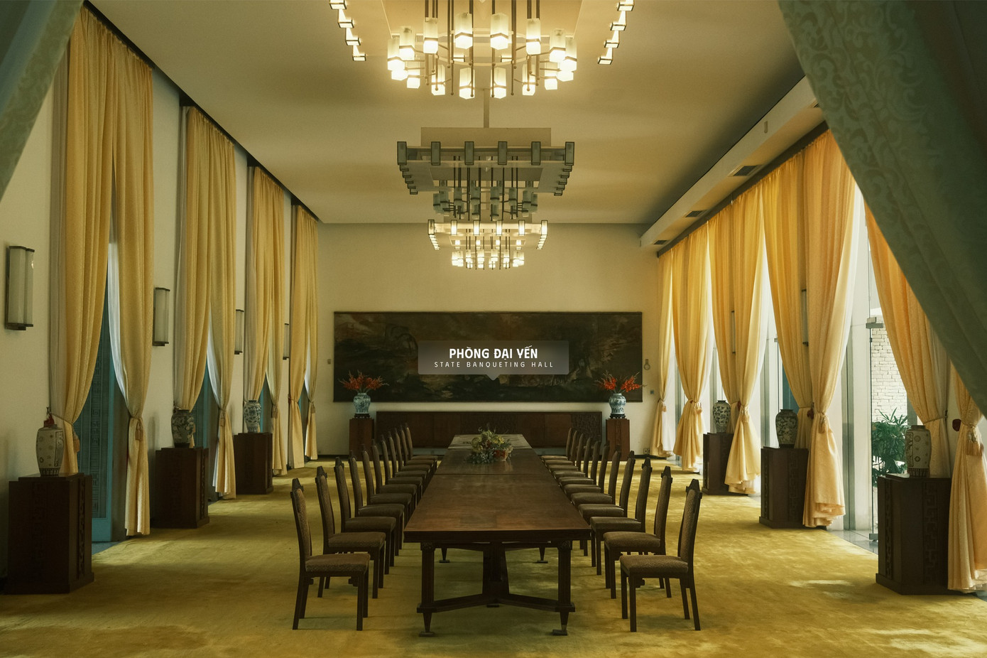 Dinh Độc Lập như một chứng nhân lịch sử, gợi nhớ về những trang sử hào hùng của dân tộc là một "địa chỉ đỏ" ấn tượng cho Gen Z. Ảnh: Luan Nguyen, Shinofoto