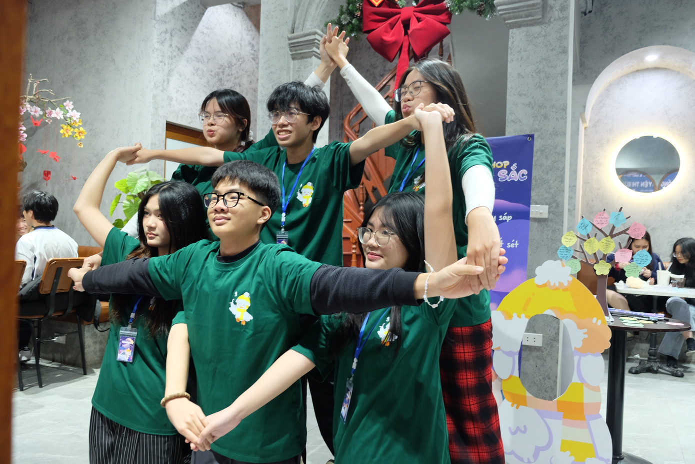 Dự án được thành lập bởi các teen THPT trên địa bàn thành phố Hà Nội với hy vọng có thể giúp đỡ các bạn nhỏ có hoàn cảnh khó khăn.