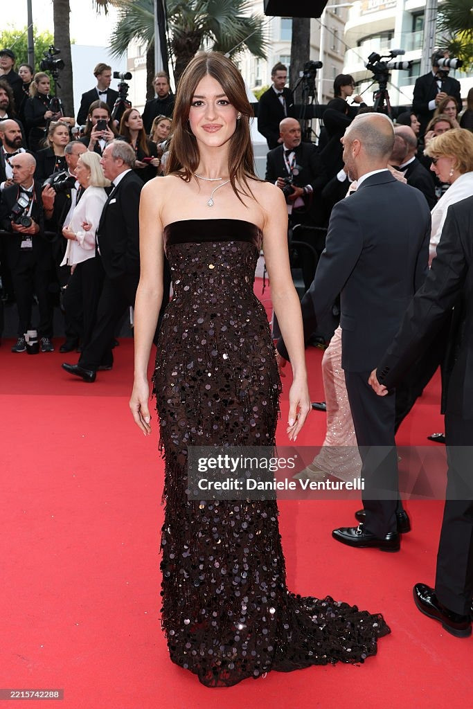 Từ trái qua phải: người mẫu Grace Elizabeth, diễn viên Daisy Edgar-Jones và người mẫu Joan Smalls. Ảnh: Getty Images.