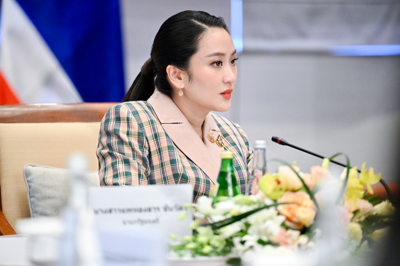 Dĩ nhiên, điểm cộng lớn nhất vẫn là gương mặt trẻ trung cùng thần thái rạng ngời và tự tin. Lớp trang điểm tỉ mỉ mà vẫn giữ được nét tự nhiên. Ảnh: NBT Connext.