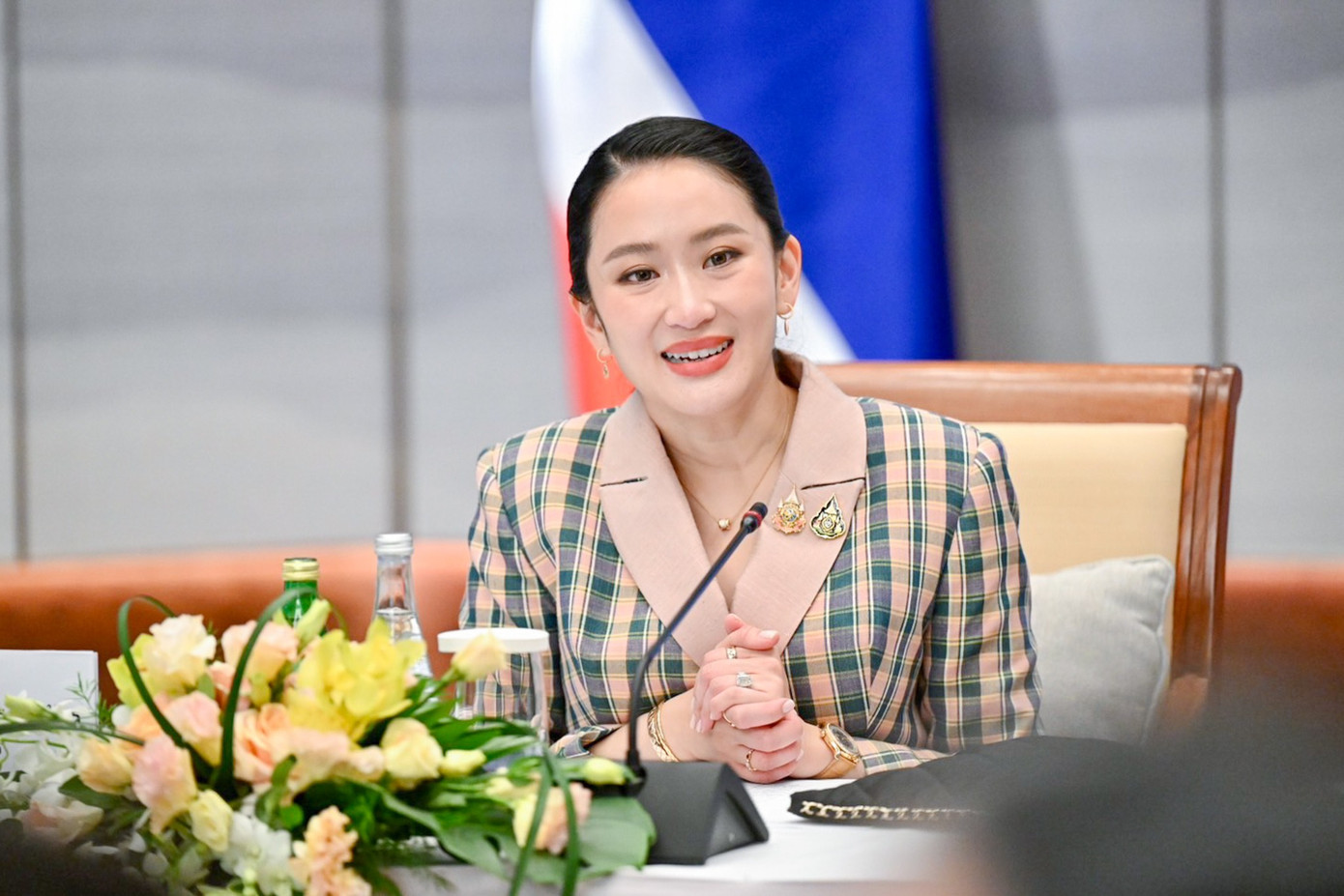 Dĩ nhiên, điểm cộng lớn nhất vẫn là gương mặt trẻ trung cùng thần thái rạng ngời và tự tin. Lớp trang điểm tỉ mỉ mà vẫn giữ được nét tự nhiên. Ảnh: NBT Connext.