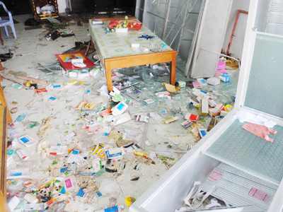 Nhà của BS Nguyễn Huy Tú tan hoang