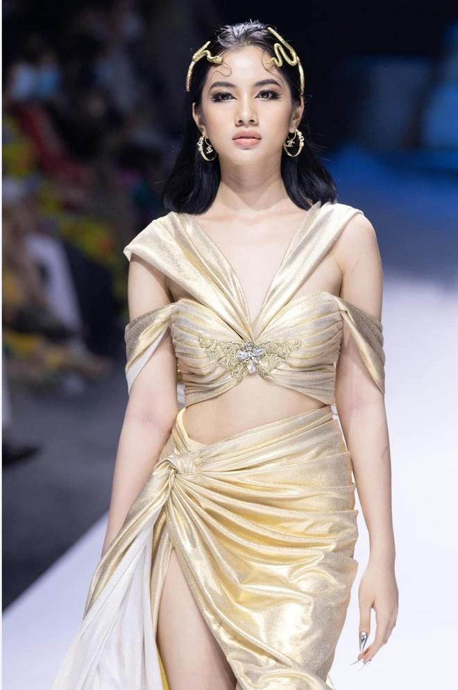 Đến với cuộc thi HHVN 2020, Cẩm Đan đã nỗ lực giảm được 10 kg để đẹp hơn trên sân khấu. Sau cuộc thi, người đẹp quê An Giang trở thành gương mặt hot trên các sàn diễn thời trang và thường xuyên được mời làm người mẫu.