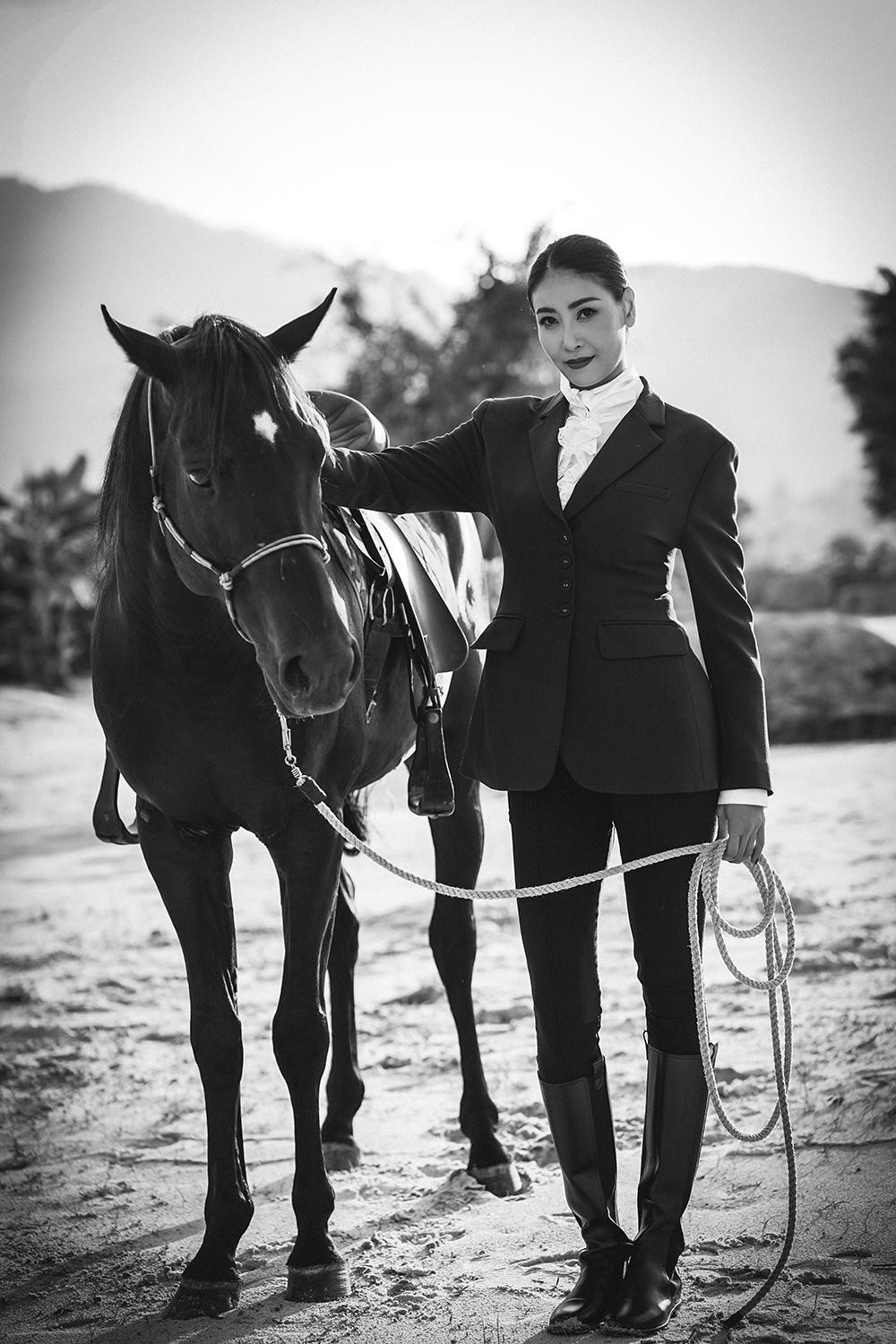 Dù bận rộn với công việc riêng, “hội mỹ nhân” showbiz vẫn thường xuyên gặp gỡ, chia sẻ những câu chuyện trong cuộc sống. Dù bận rộn với công việc riêng, “hội mỹ nhân” showbiz vẫn thường xuyên gặp gỡ, chia sẻ những câu chuyện trong cuộc sống.